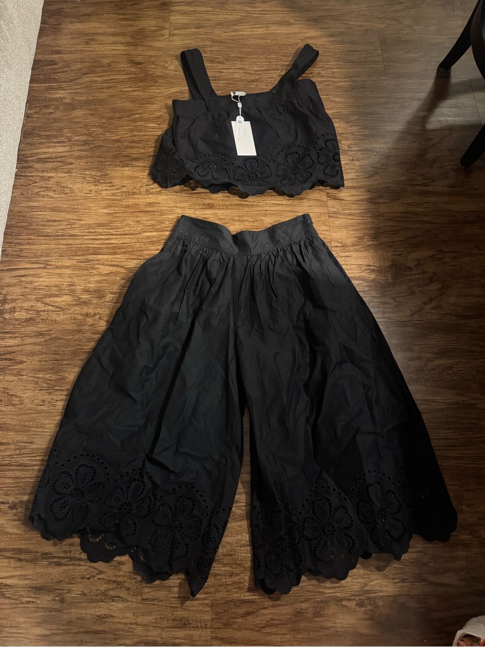 NWT Caroline constas 2 piece set size xs